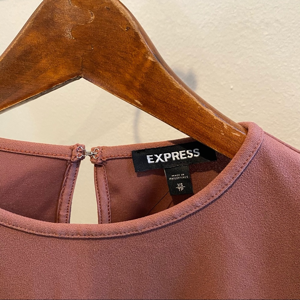 Express Top - Picture 2 of 3